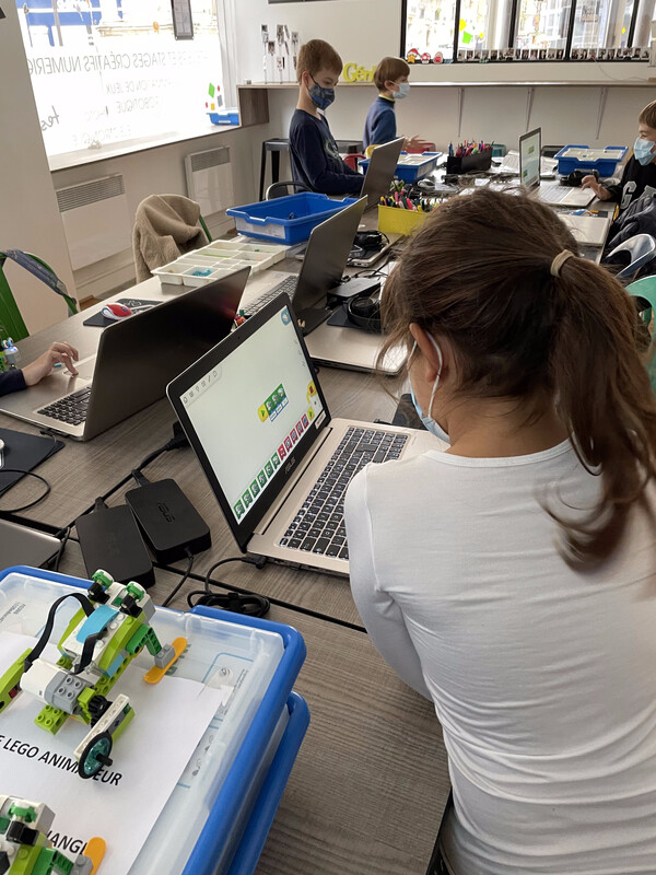 RS2364_IMG_4781-scr - Tech Kids Academy