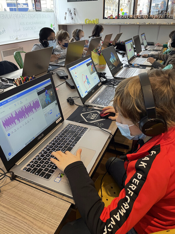 RS3249_IMG_5733-scr - Tech Kids Academy