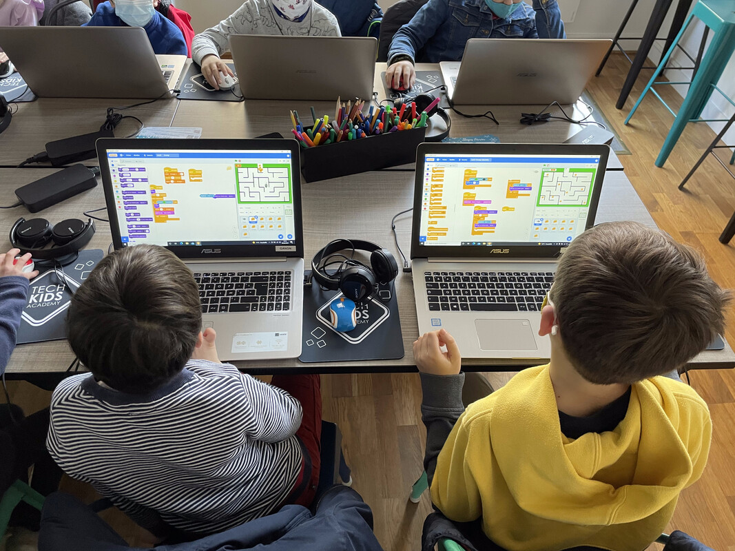 RS3357_IMG_6592-scr - Tech Kids Academy