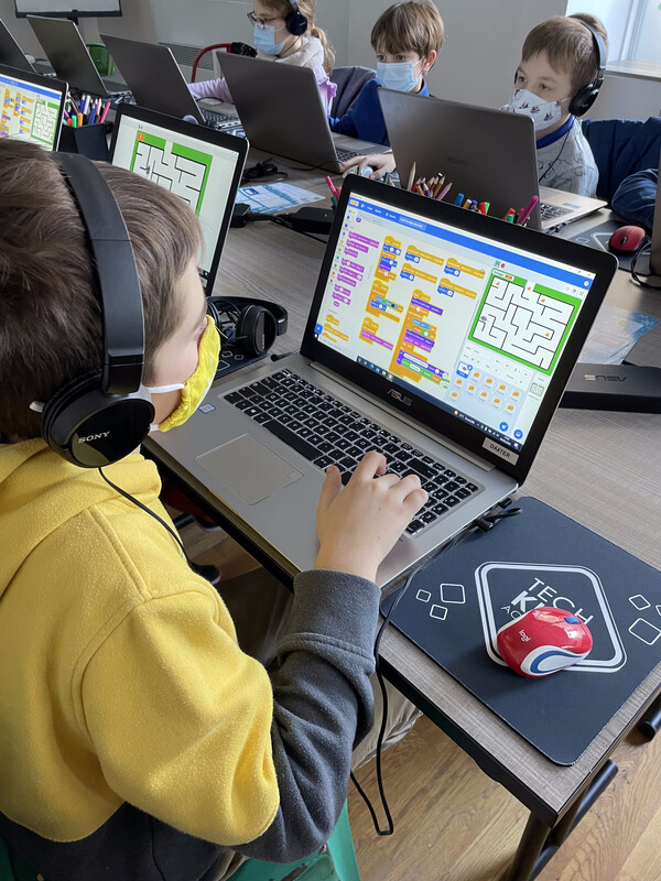 RS3359_IMG_6594-scr - Tech Kids Academy