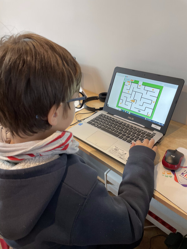 RS6687_IMG_1779-scr - Tech Kids Academy