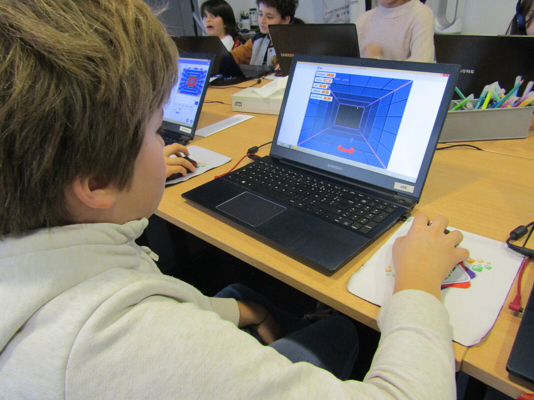 RS7062_IMG_1066-scr - Tech Kids Academy