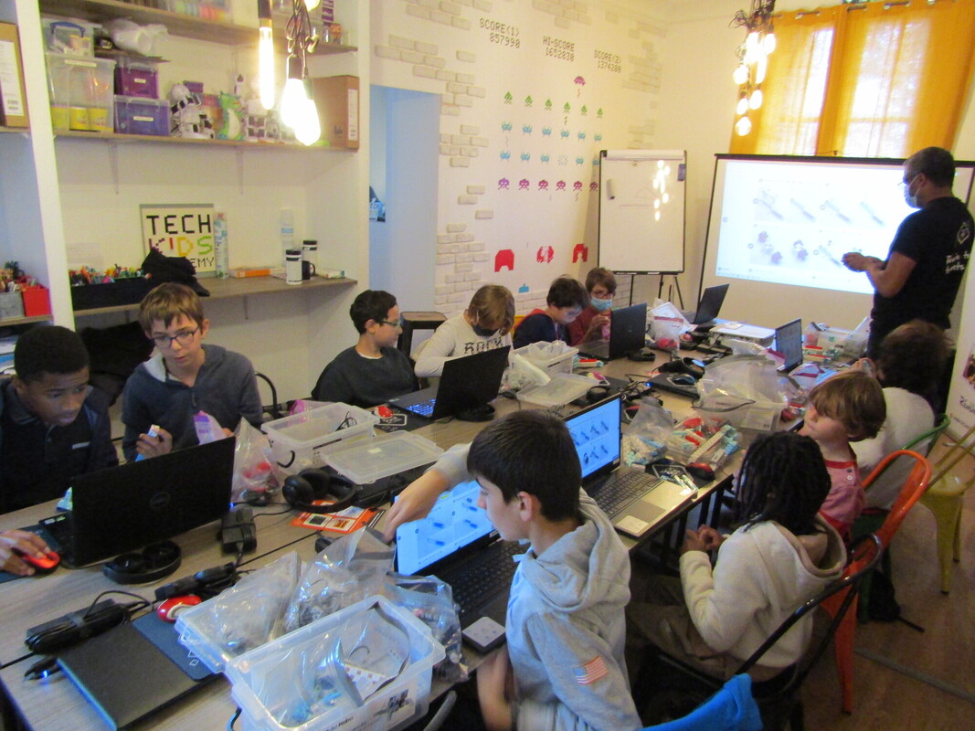 RS7142_IMG_0953-scr - Tech Kids Academy