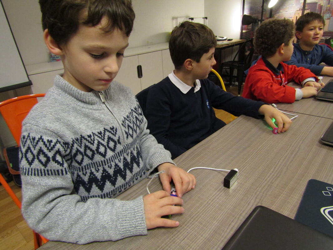 RS10520_IMG_1539-scr - Tech Kids Academy