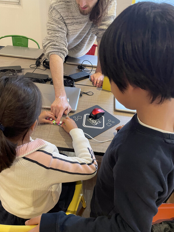 RS10526_IMG_8550-scr - Tech Kids Academy