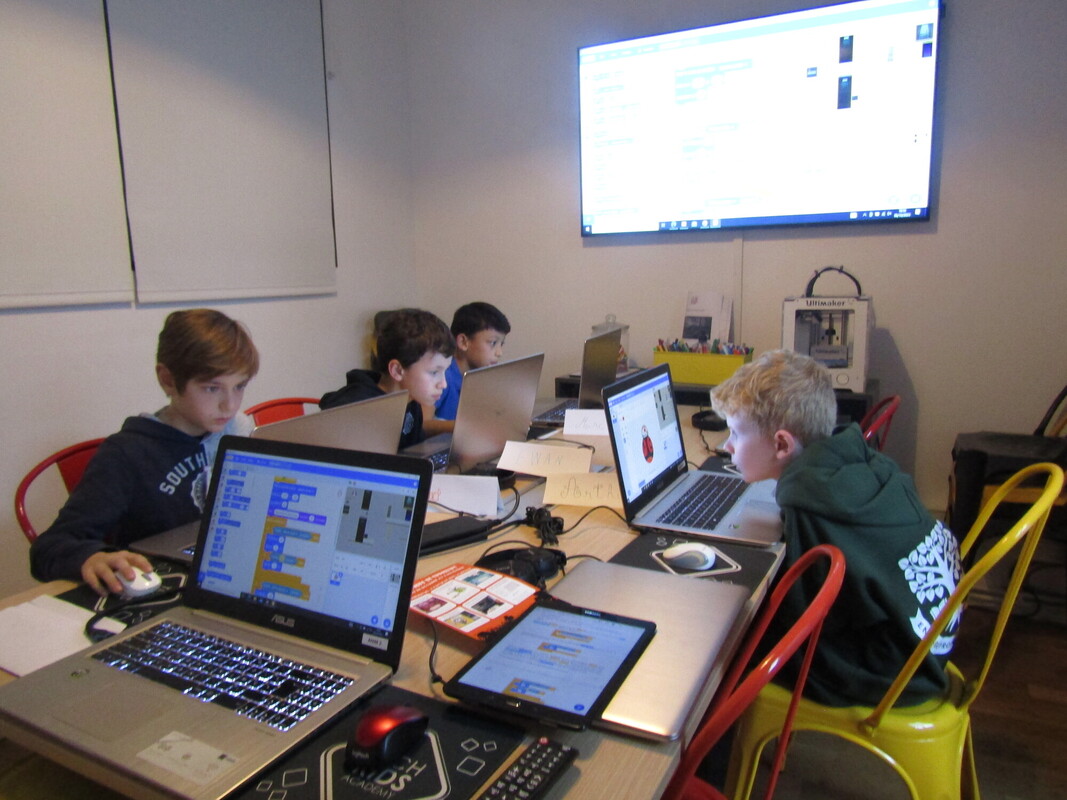 RS10764_IMG_1517-scr - Tech Kids Academy