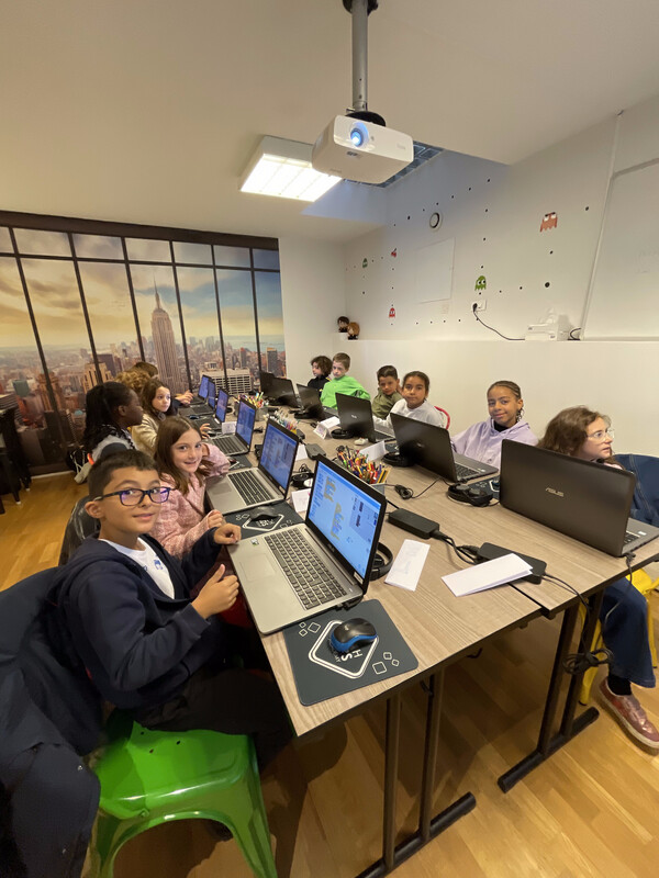 RS11079_IMG_7670-scr - Tech Kids Academy