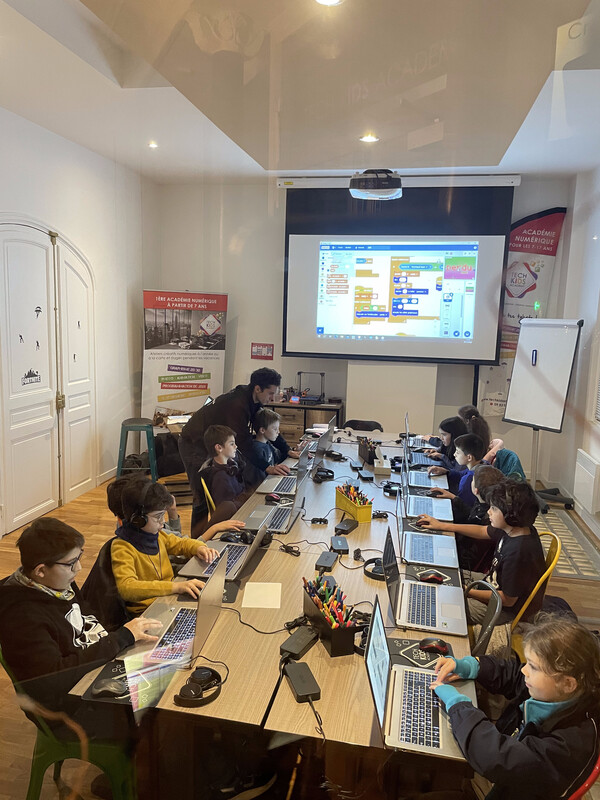 RS11117_IMG_8234-scr - Tech Kids Academy