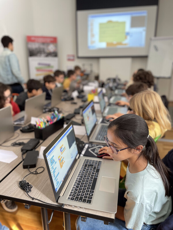 RS11214_IMG_7590-scr - Tech Kids Academy