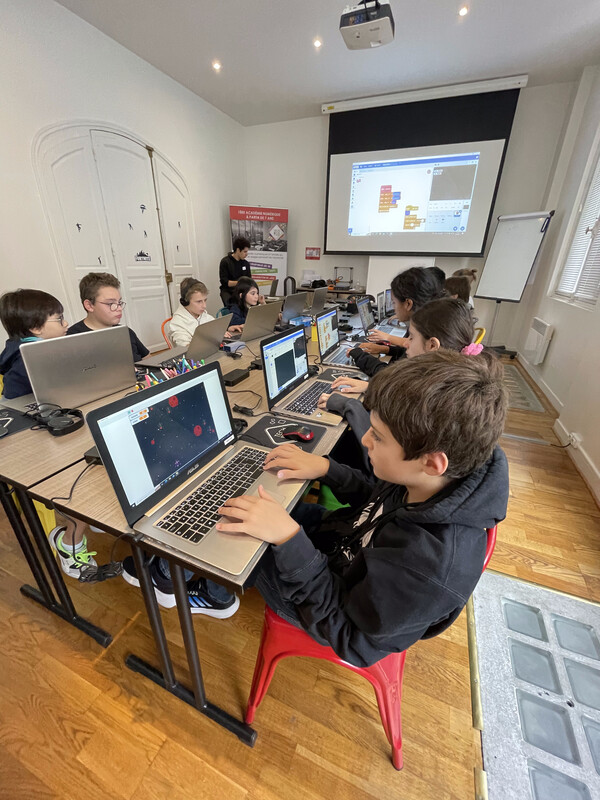 RS11228_IMG_7784-scr - Tech Kids Academy