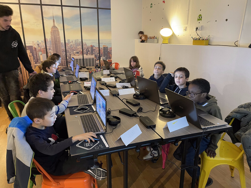 RS11757_IMG_9912-scr - Tech Kids Academy