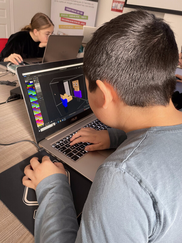 RS13880_IMG_1176-scr - Tech Kids Academy