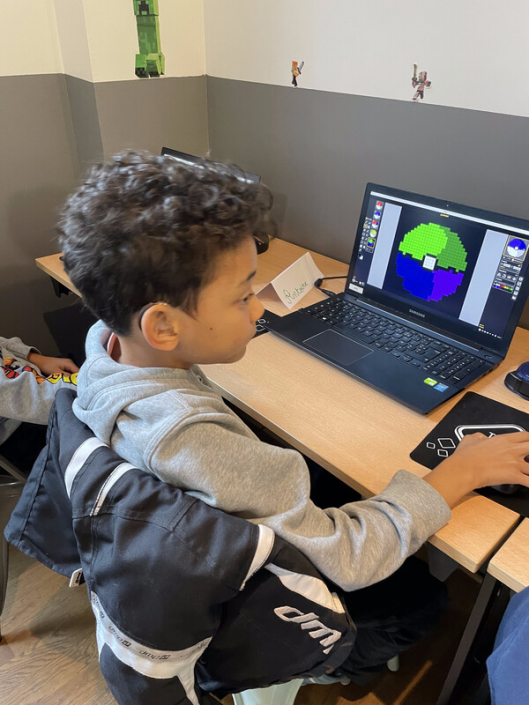 RS20336_IMG_2295-scr