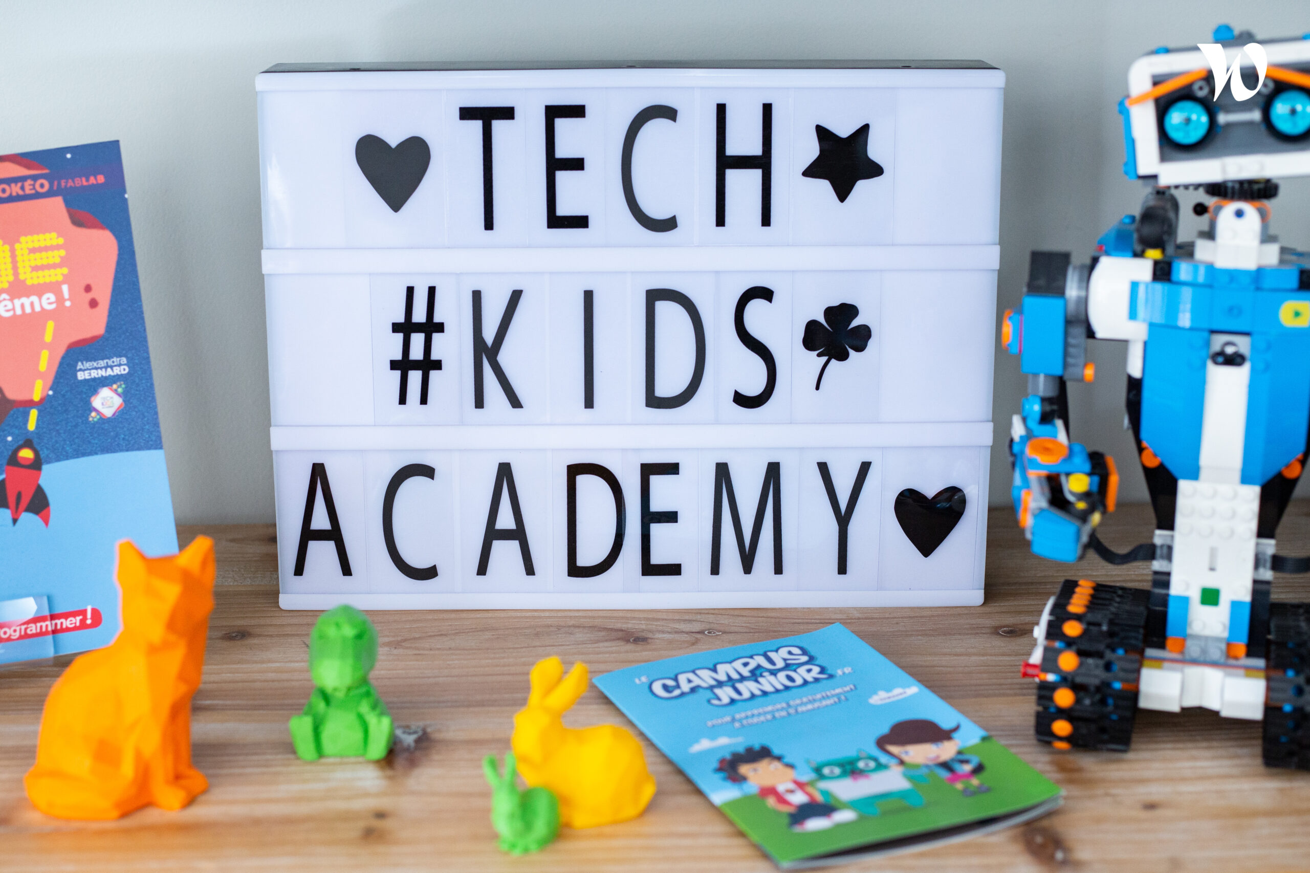 Panneau Tech Kids Academy ateliers numériques pour enfants