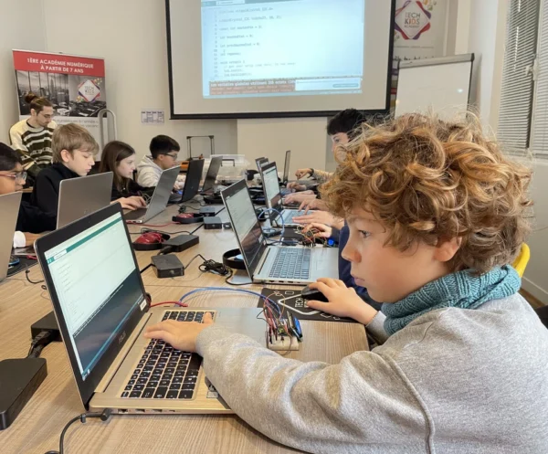 Éducation numérique enfants à Tech Kids Academy