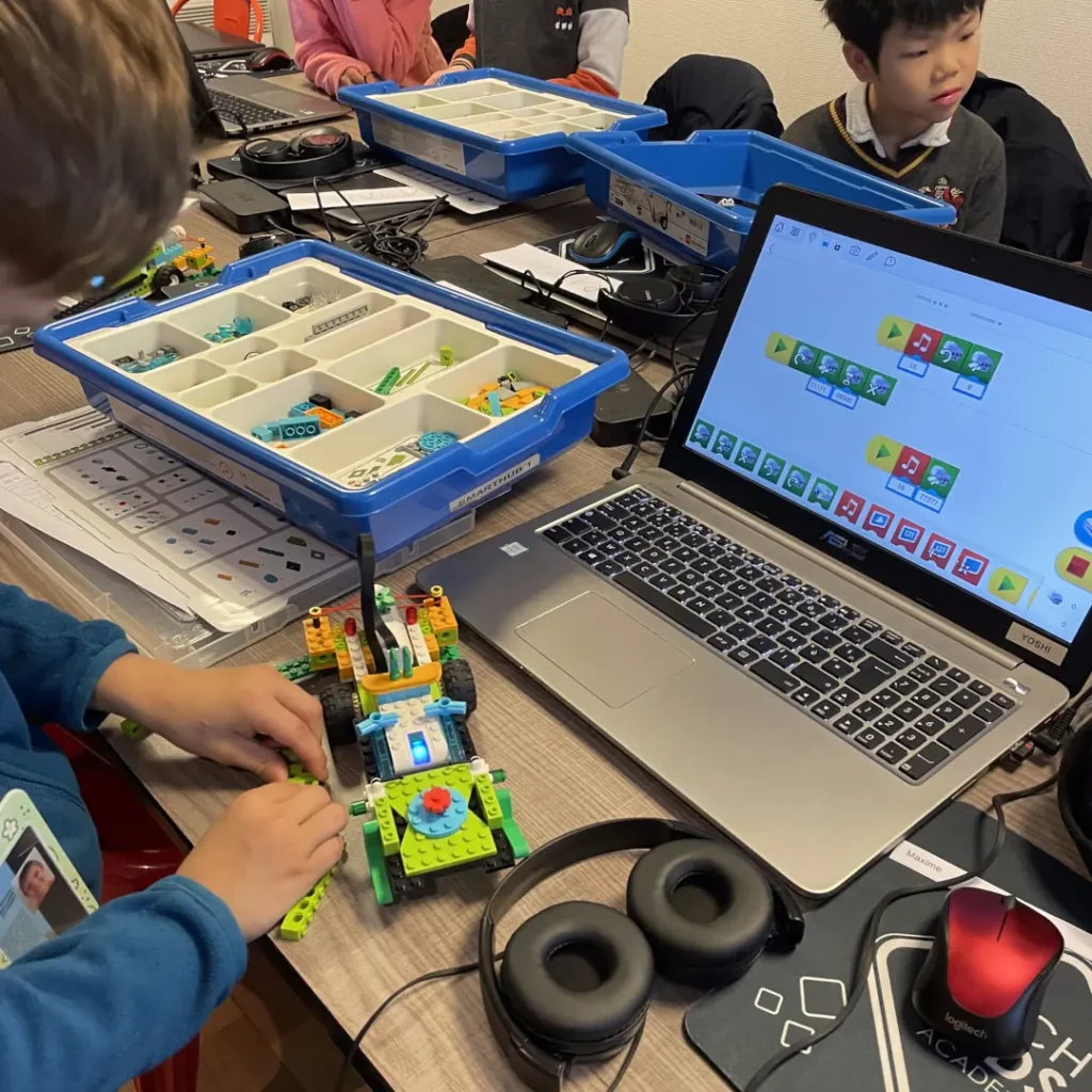 Coder une voiture Lego