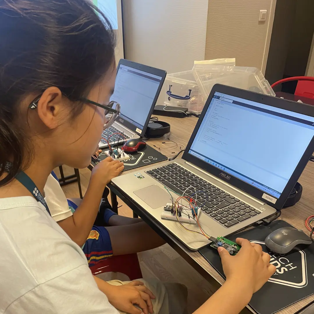 FIlle programmant en C Arduino