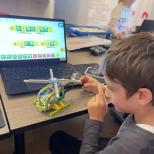 Atelier robotique Lego code ton hélicoptère
