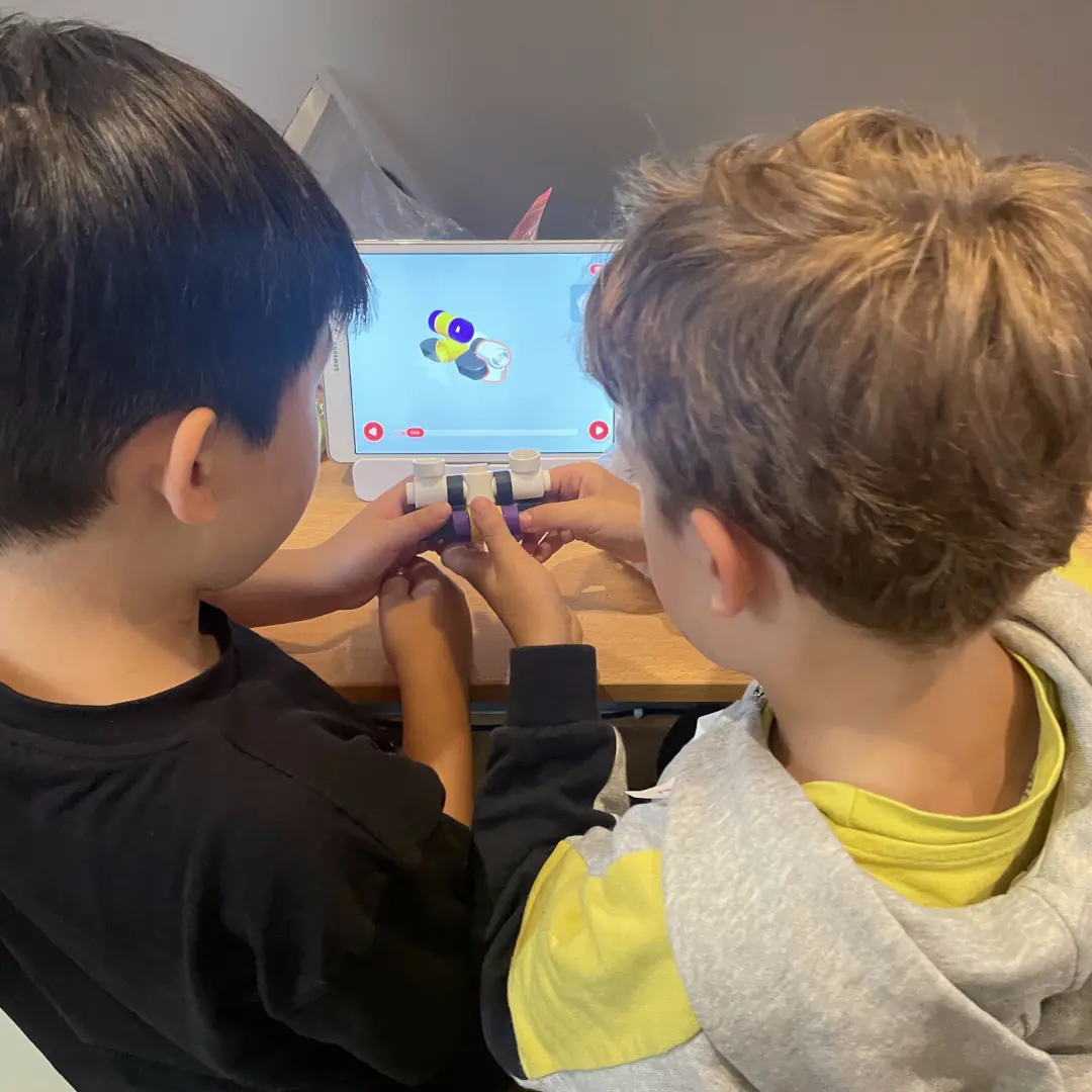 Fabrication robot Botzee