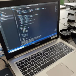 Ecran ordinateur code Python