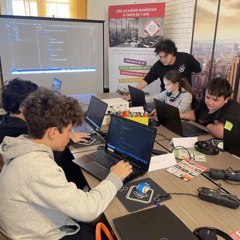 groupe stage création de site web 11-18 ans